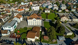 Schulhaus Dorf