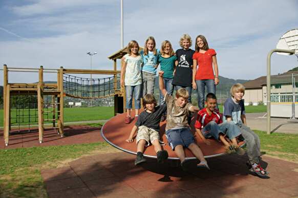 Kinderspielplatz Bündten - Balancierteller