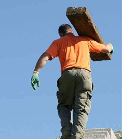 Zivilschutz erstellt Treppe auf den Büchel