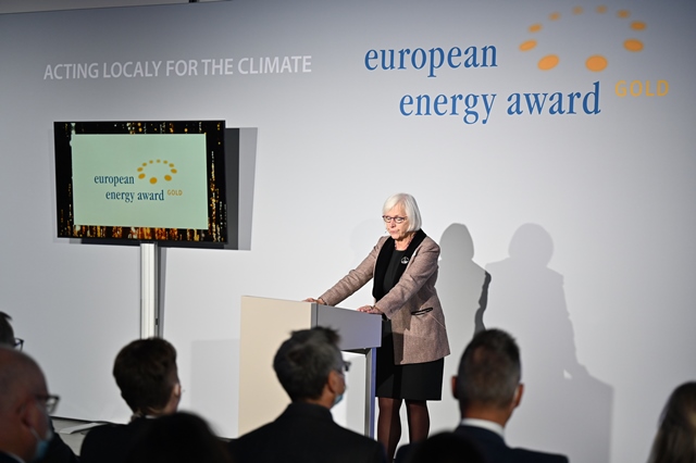 Die Präsidentin des "european energy award", Frau Gudrun Heute-Bluhm, begrüsste die geladenen Gemeinden, Städte und Regionen.