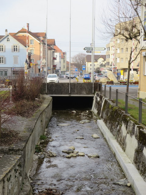 Einlauf Dorfplatzkreisel