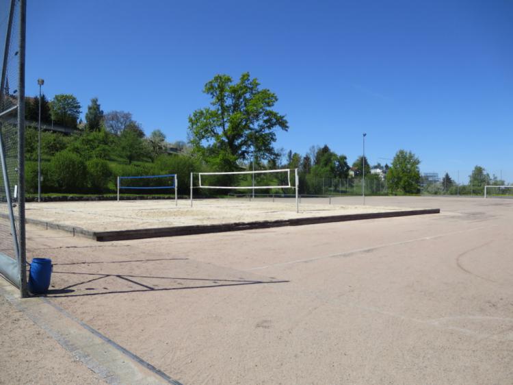 zusätzliche Volleyball-Spielfelder auf Sandplatz