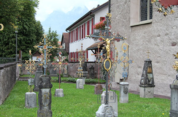 Friedhofkreuze St. Justuskirche