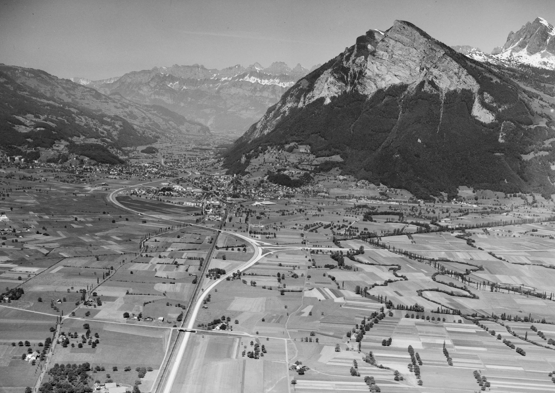 um 2010: Blick gegen Westen