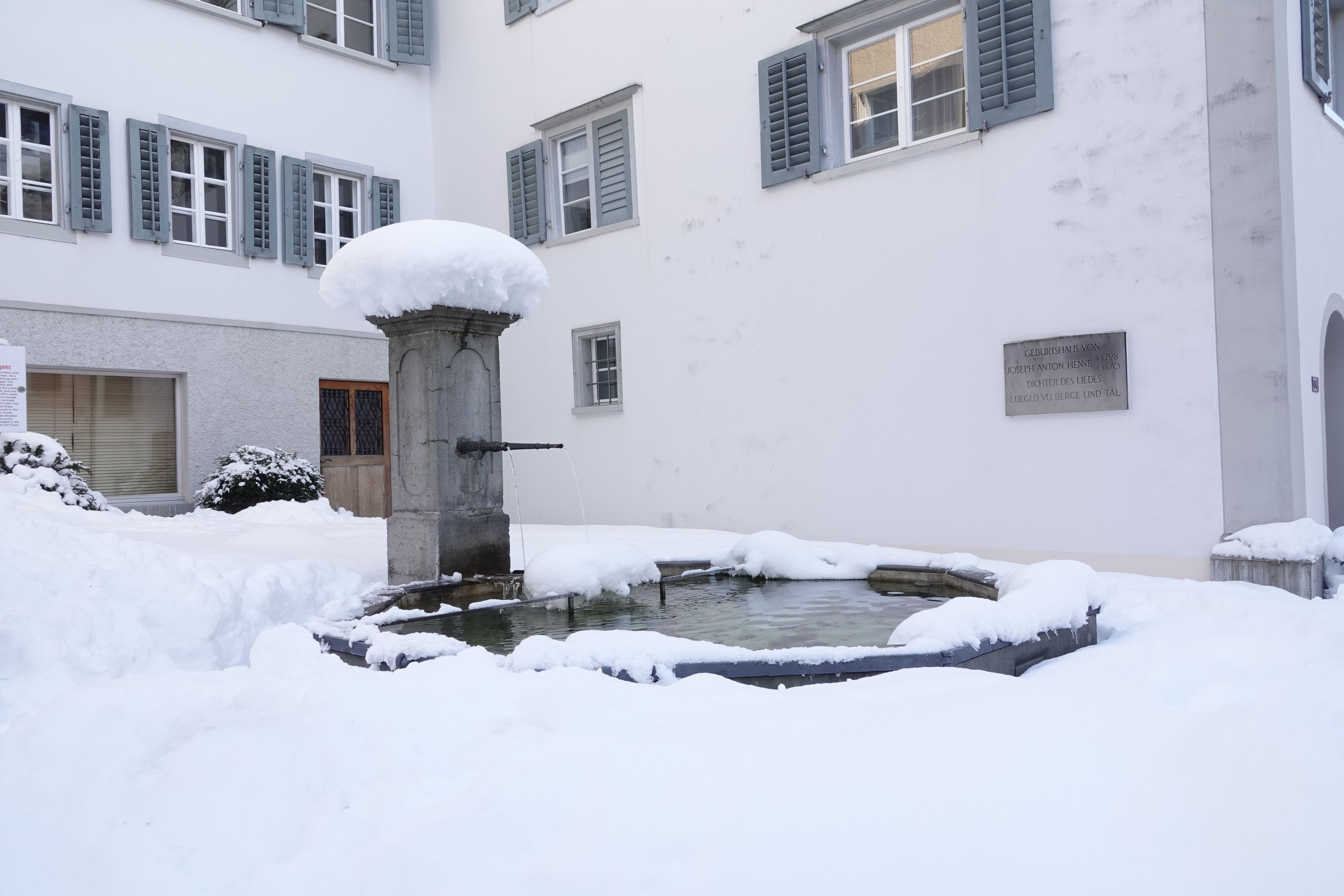 Der Städtlibrunnen sorgte einst für das nötige Trinkwasser. Weitere Brunnen stehen beim Pfarrhaus und in der Untergass