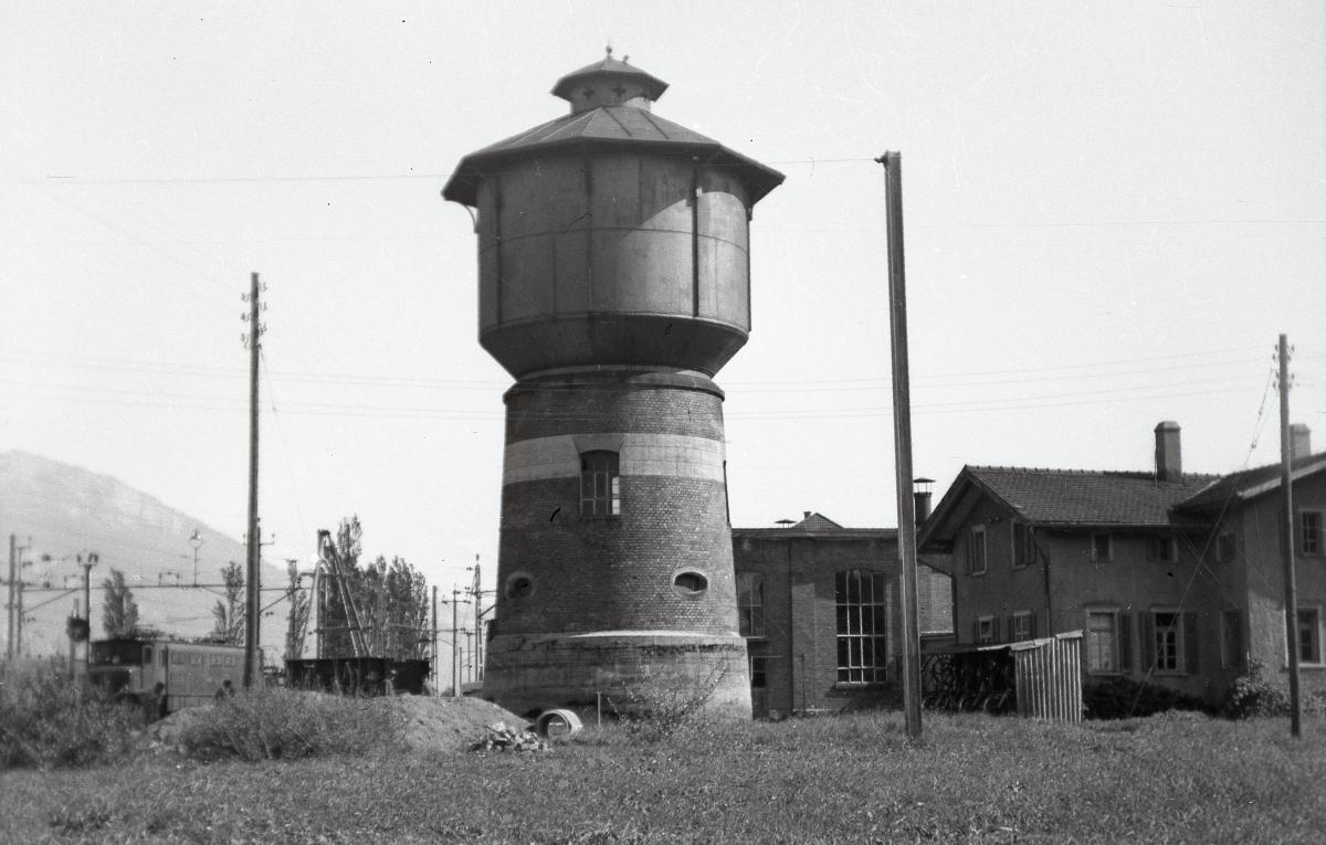 Bereits seit den frühen Jahren des Bahnbetriebs befanden sich Sargans eine Lokomotiv- und eine Wagenremise. 