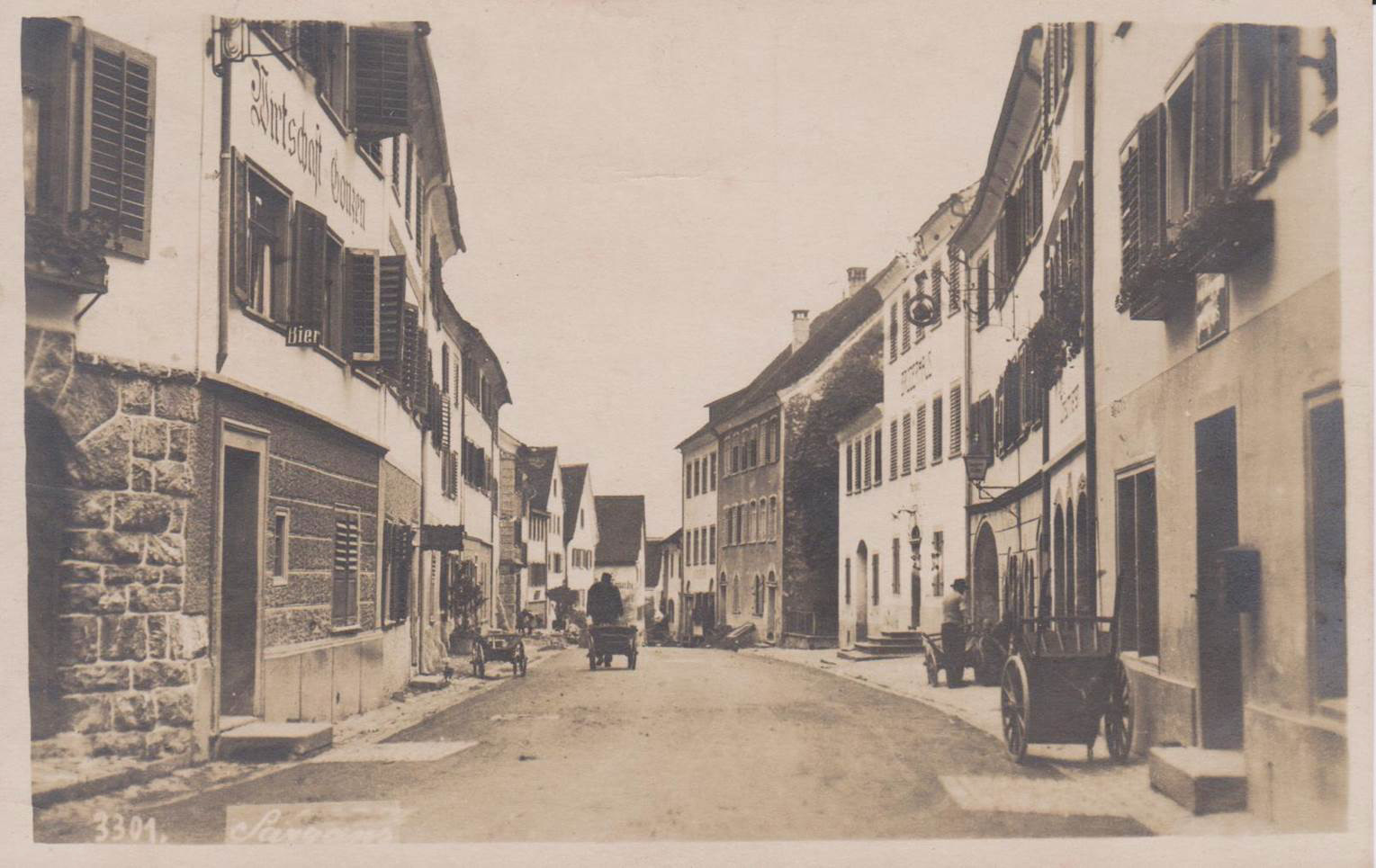 Städtli um 1900: In fast jedem Haus befand sich ein Laden oder ein Handwerks-Betrieb.