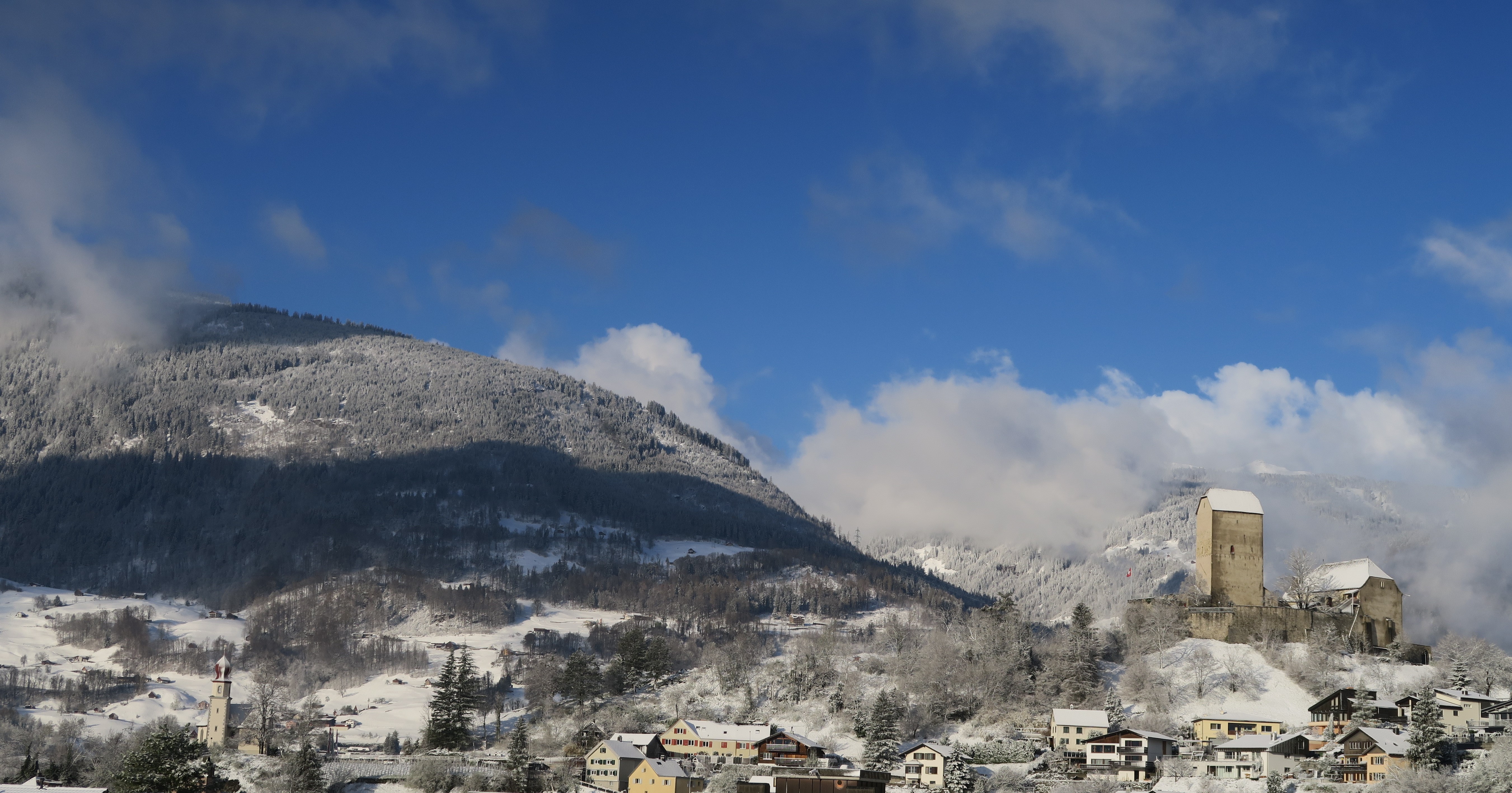 Zurzeit laufen Untersuchungen, wie da s Schloss in Zukunft der Bevölkerung dienen kann.