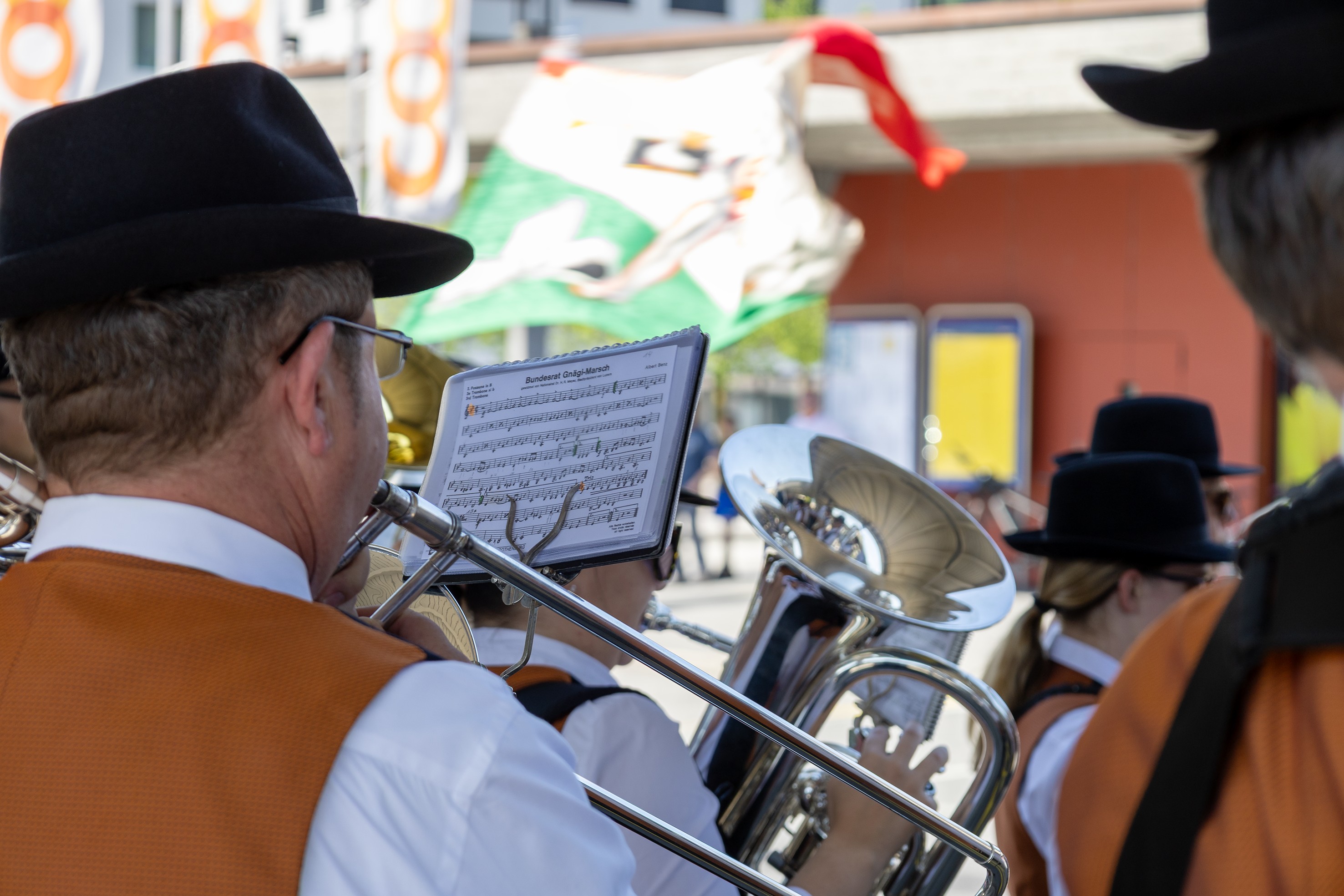 Die Musikgesellschaft Sargans ehrt den TV mit einem Ständli.