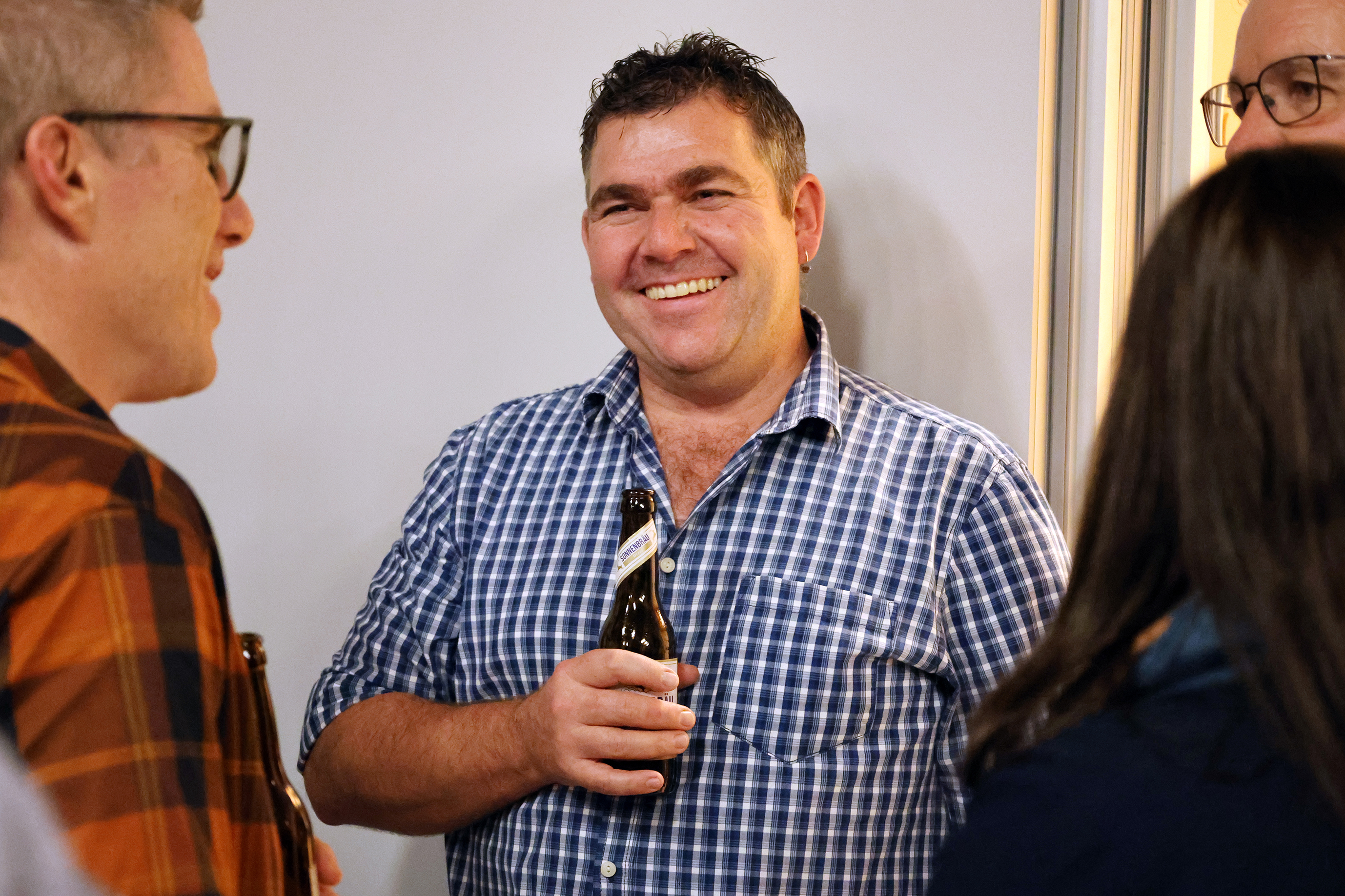 Eindrücke vom Apéro: Der Bürgerabend fand einen gemütlichen Ausklang.