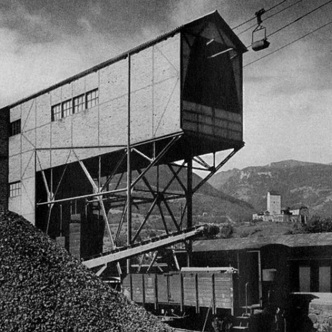 Die Geschichte des Schotterwerks in der Malverva ist im Album "Unsere Gebäude" beschrieben.