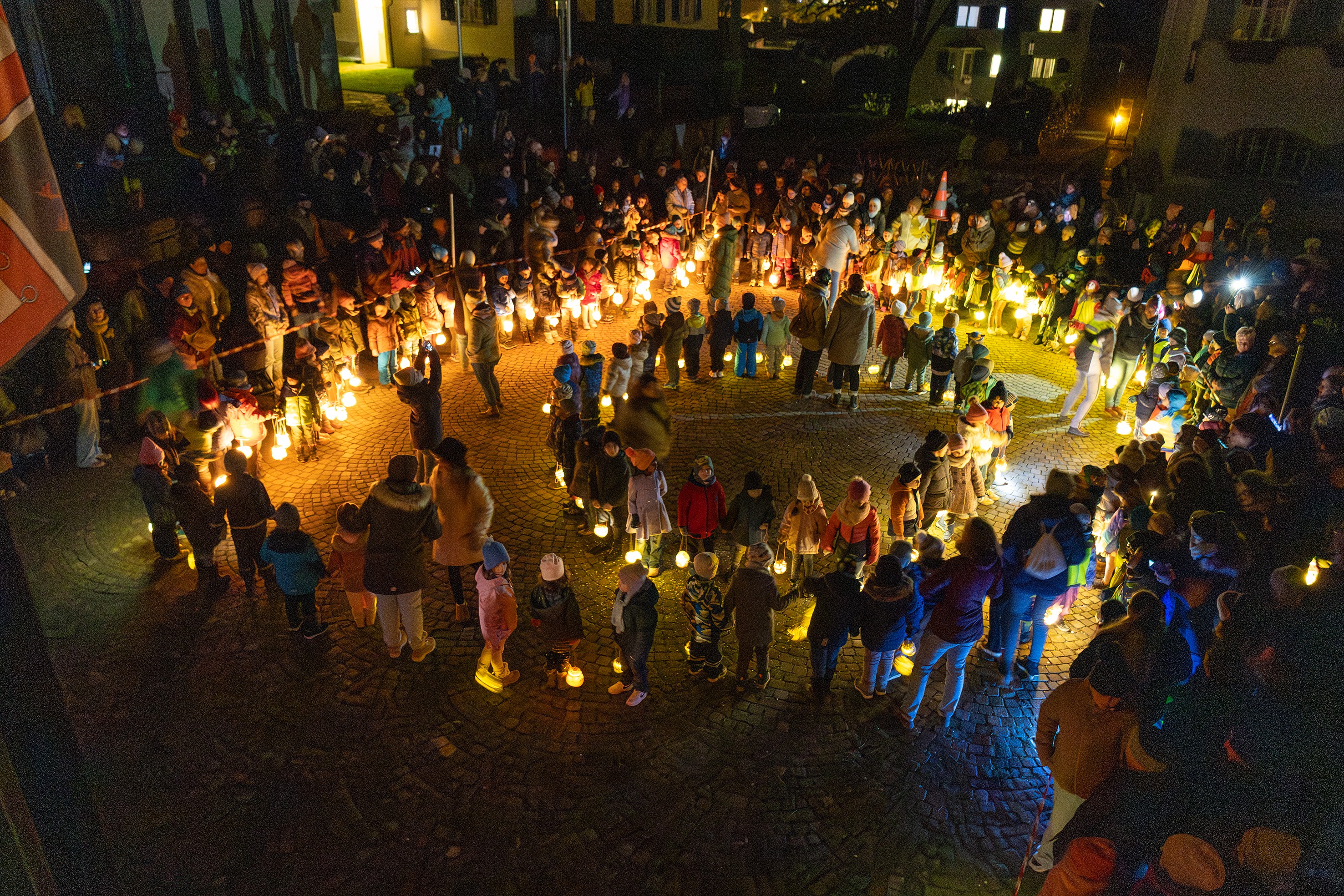 "I gang mit miner Laterne": Der traditionelle Räbeliechtliumzug ist ein Publikumsmagnet.
