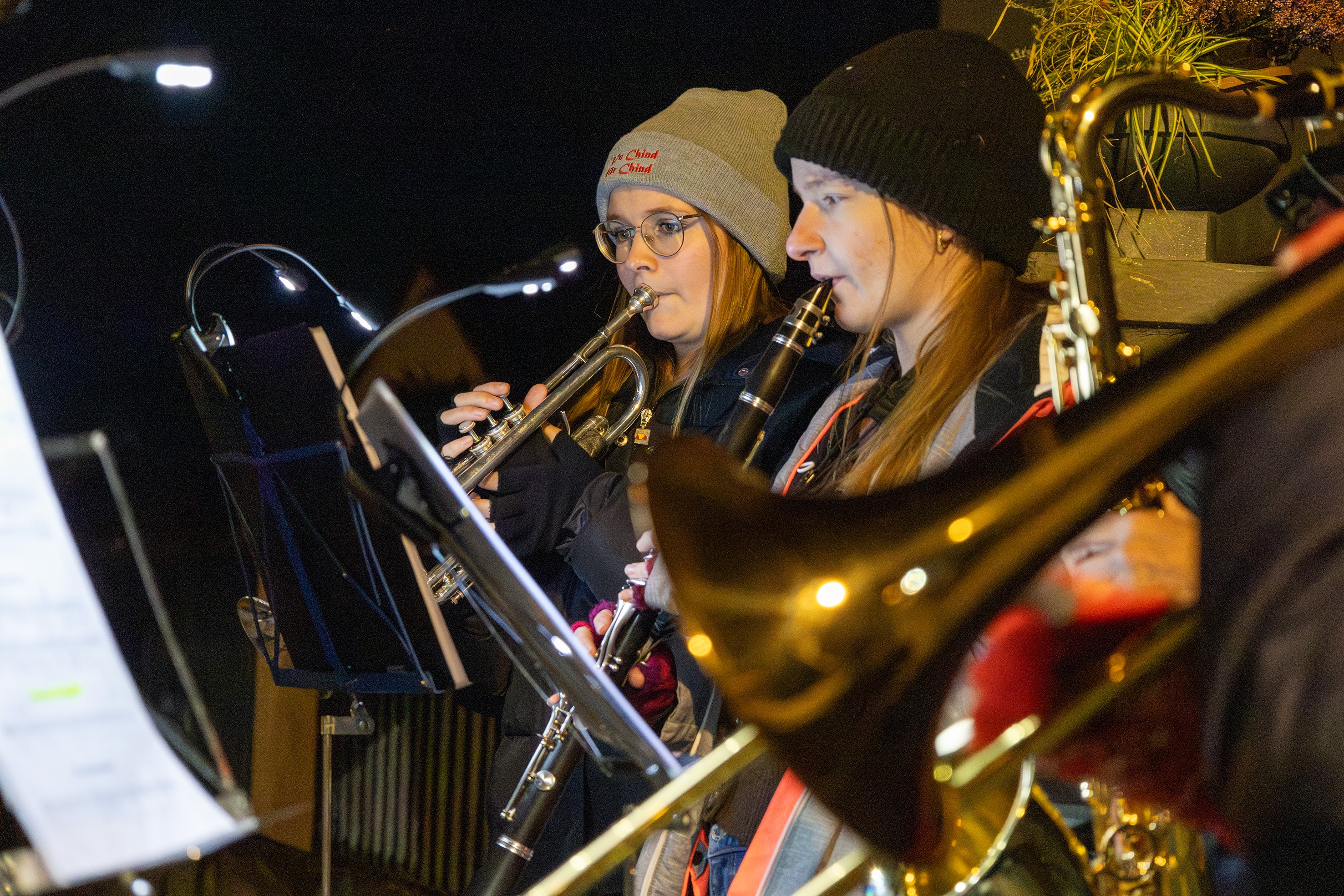 Der Gesang der Kinder wird begleitet von einem Ensemble der Jungmusik Sargans-Vilters-Wangs.