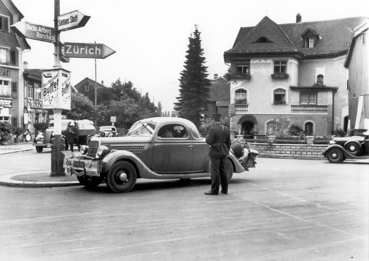Verkehrskontrolle am Schwefelbadplatz