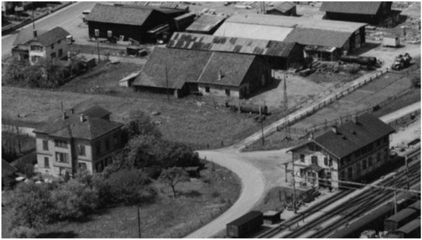 Der alte Bahnhof wurde ca. 1970 abgebrochen.