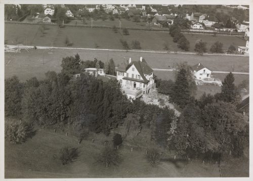 Die Villa Castels auf dem Felsen stand einst einsam auf weiter Flur.