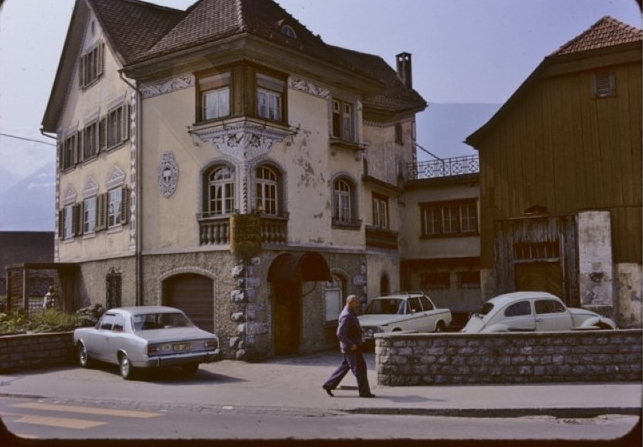 In der Ecke Bahnhof-/Neue Wangserstrasse stand die Metzergerei Locher