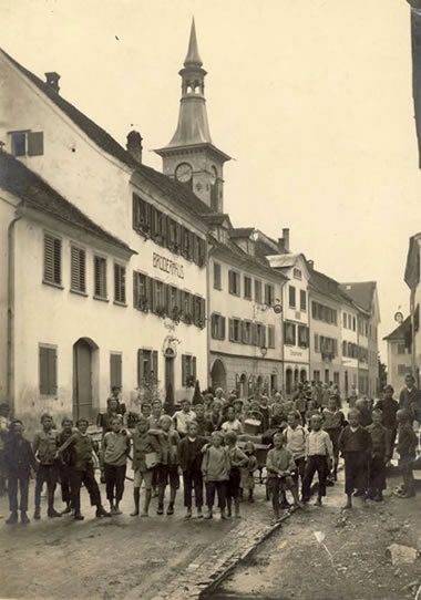 ca. 1930: Kinder im Städtli