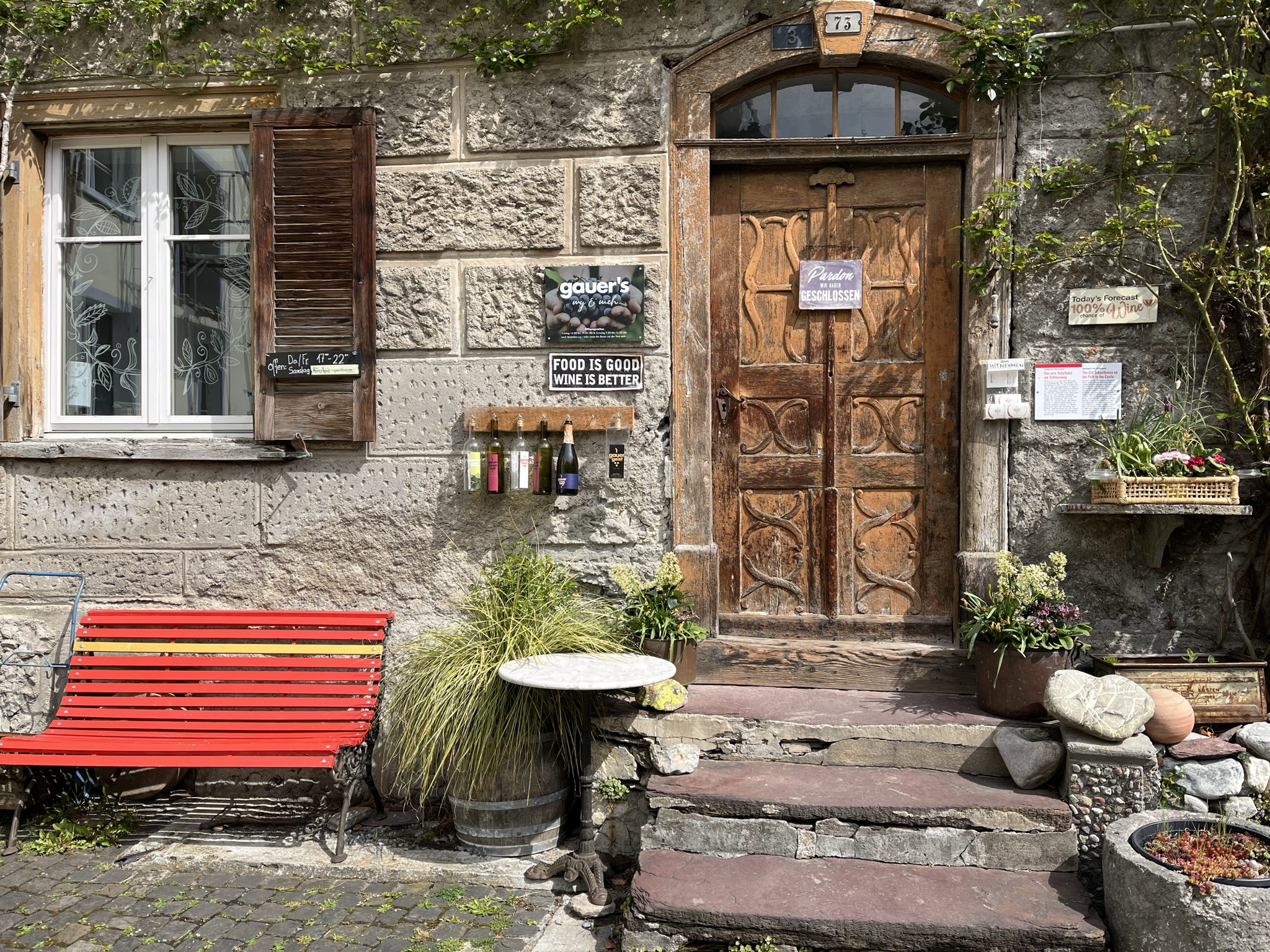 Bis 1826 besuchten hier zeitweise bis 100 Kinder den Unterricht in einem einzigen Raum.