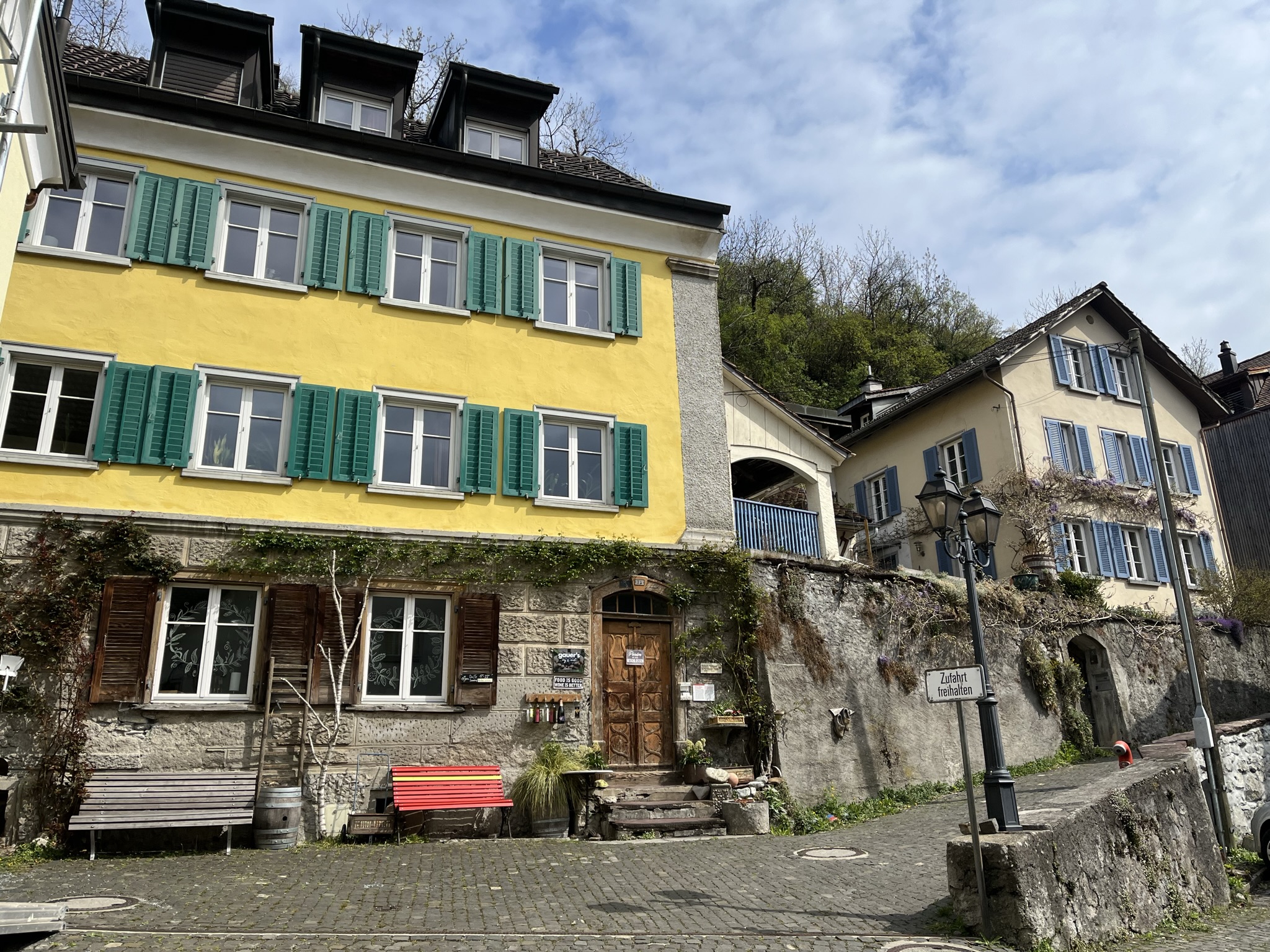 Im alten Schulhaus am Schlossweg wurde schon im 14. Jh. Schule gehalten.