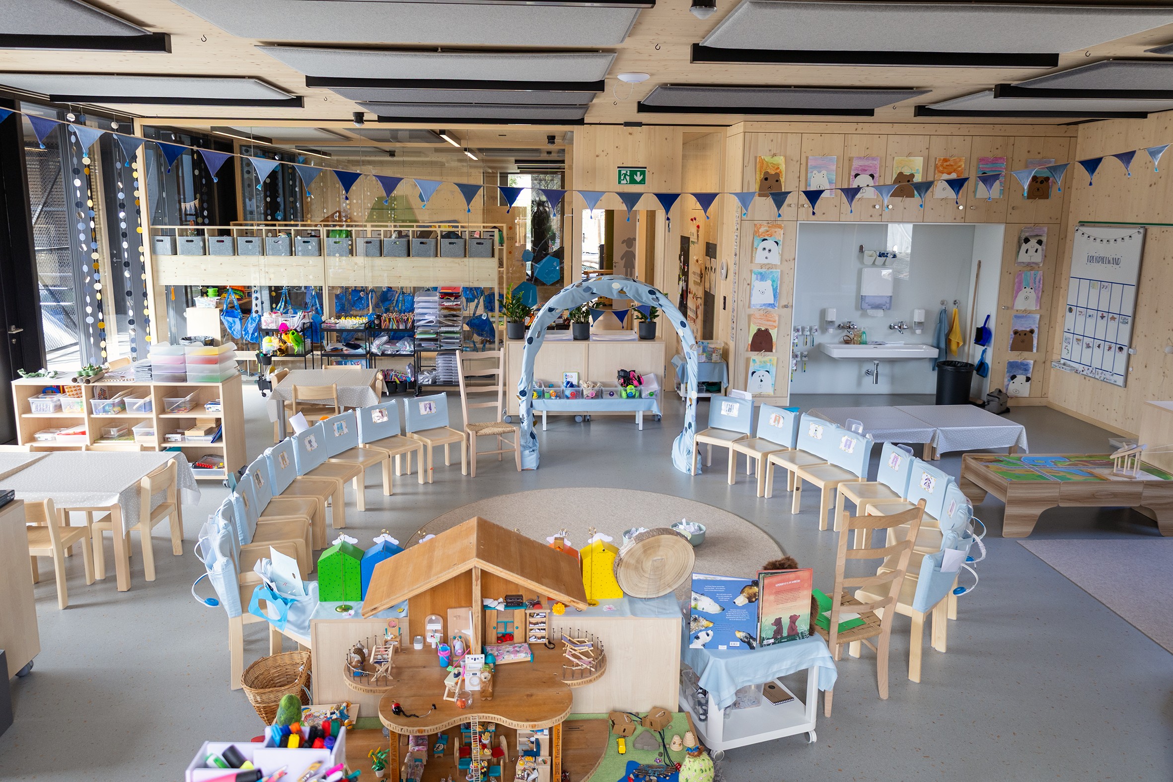 Grosszügig und hell: Die Räumlichkeiten des neuen Kindergartens Malerva.