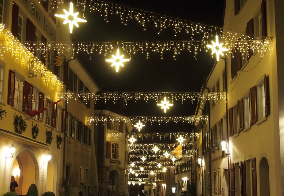 Der traditionelle Weihnachtsmarkt findet jeweils am ersten Adventswochenende statt.