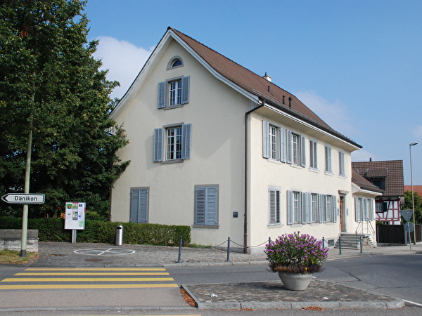 Altes Schul- und Gemeindehaus