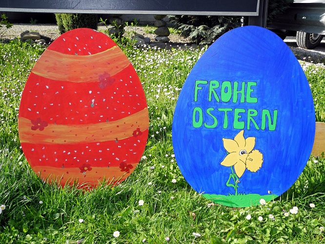 Osterei-Dekoration in Dällikon