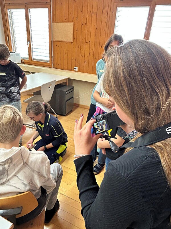 Kinder beim Samariterkurs