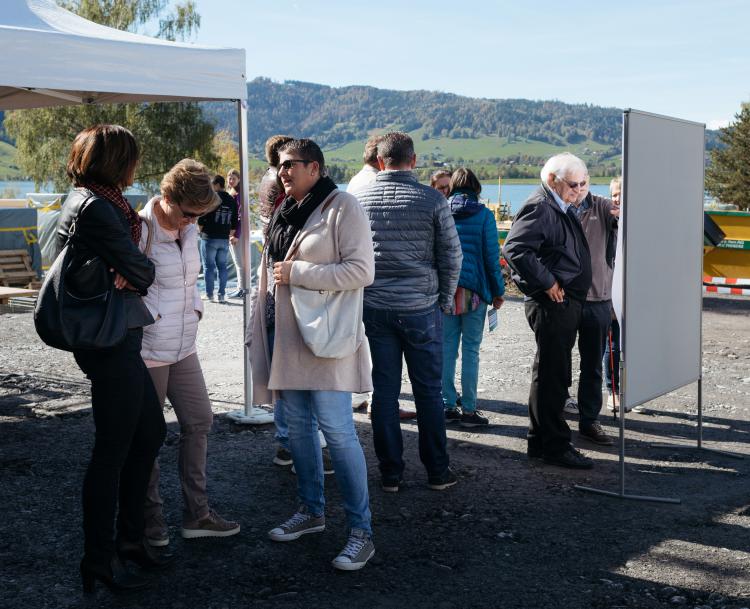 Zahlreiche Interessierte warfen einen exklusiven Blick ins Ägeribad. 