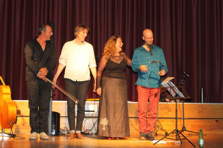 Kristina Fuchs präsentiert mit drei Musikerkollegen ihr Programm «Röseligarte – chansons sauvages»
