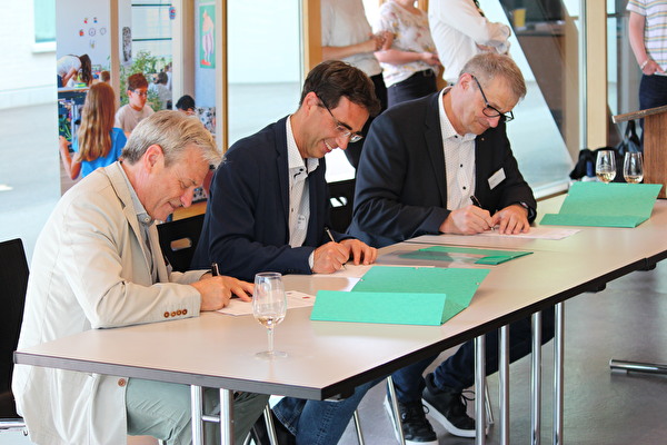 vlnr: Erich Schönbächler, Rektor Schule Unterägeri; Sébastien Bornand, Rektor Schule Blonay – Saint-Légier; Roman Fässler, Rektor Schule Oberägeri