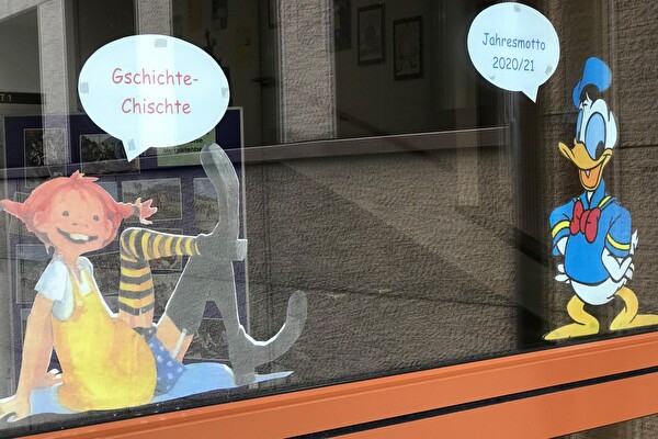 Fensterscheibe mit Pippi Langstrumpf
