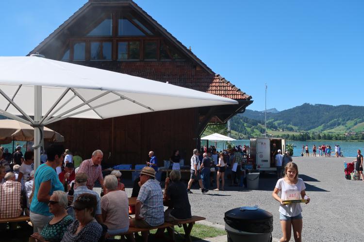 Sommermusiks am See mit den Ägeriseekrainer