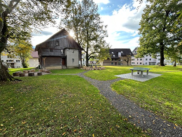 Garten bei der Liegenschaft Mitteldorfstrasse 4