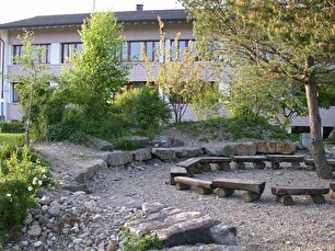 Schulhaus Dorf