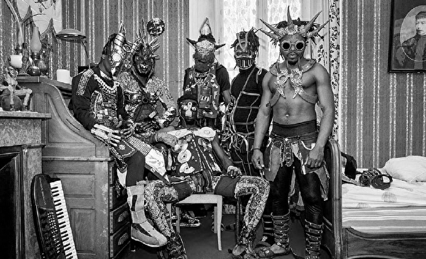 Das kongolesische Sextett Fulu Miziki spielt am Samstag gleich zweimal im Chäslager. (Bild: zVg)