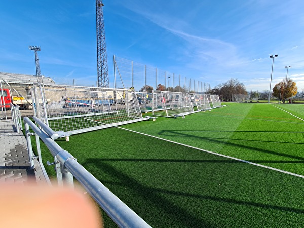 Stadion Brühl Wembley Kunstrasen 9er