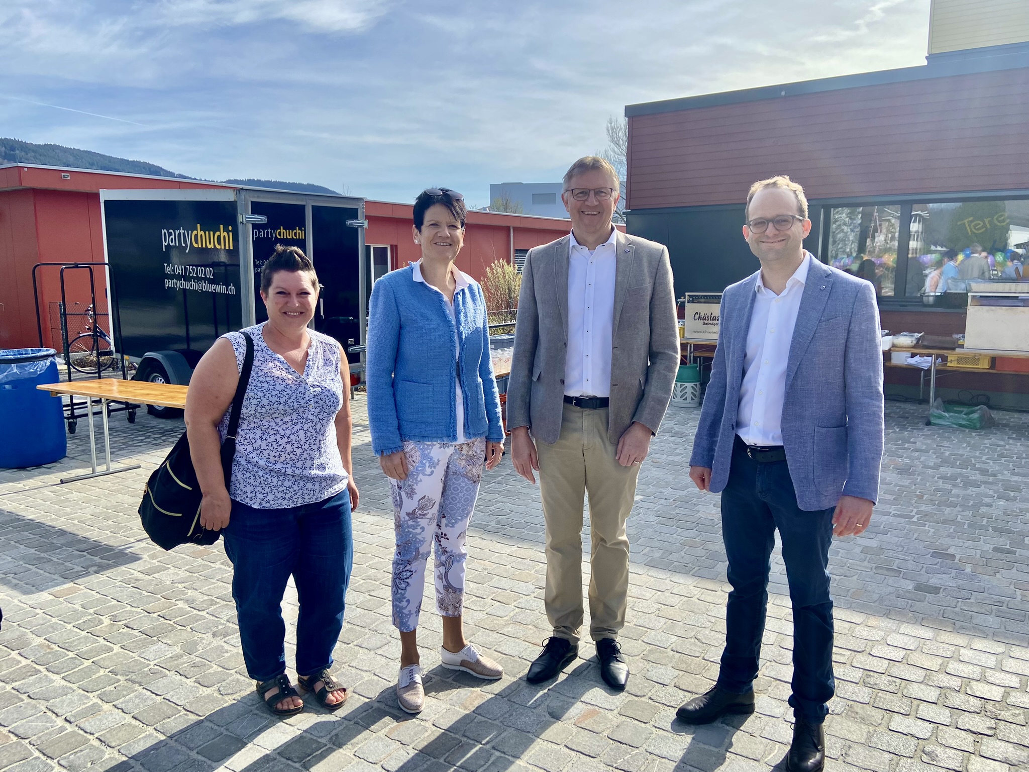 vlnr: Gemeinderätin Irene Iten-Muff, Gemeinderätin Manuela Inglin-Henggeler, Gemeindeschreiber Peter Lüönd, Gemeindepräsident Fridolin Bossard