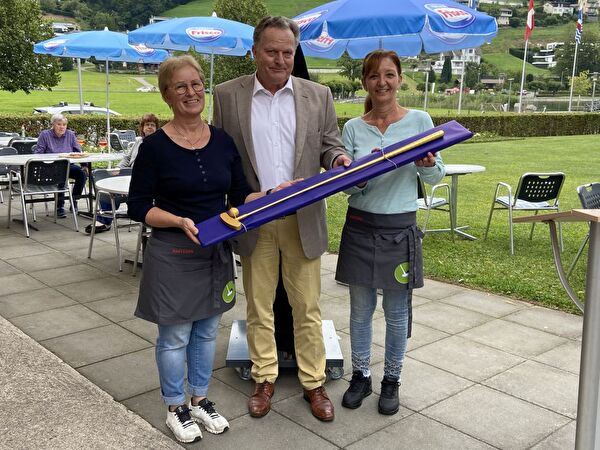 Übergabe goldener Schläger - Josef Ribary, Susanne Meier, Carla Nussbaumer