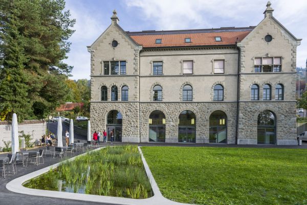 Zug_Pulverturm_und_Zeughaus_Obergericht