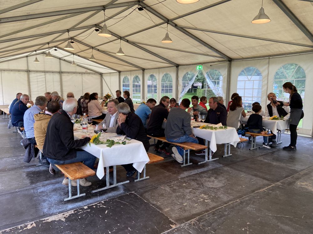 Abendessen für Projektbeteiligte und Anwohnende