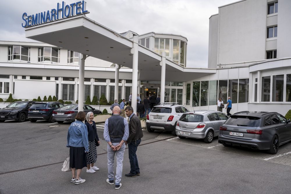 Unternehmende treffen im Seminarhotel ein