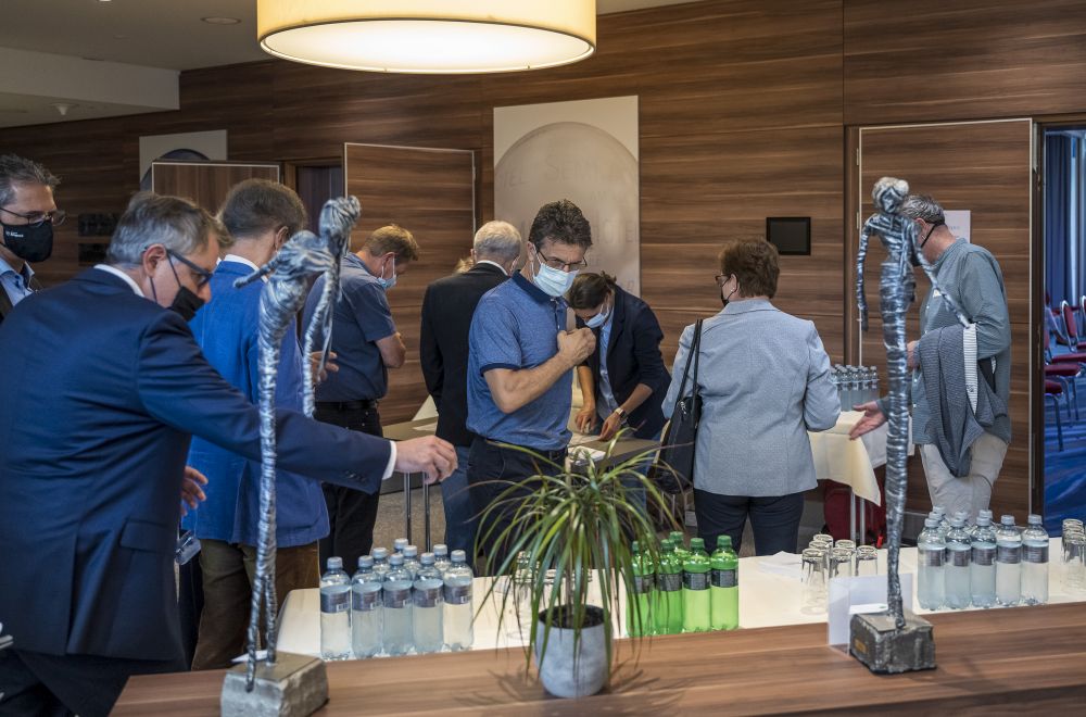 Unternehmende treffen im Seminarhotel ein