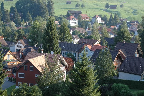 Ansicht mit Löwen Richtung Post