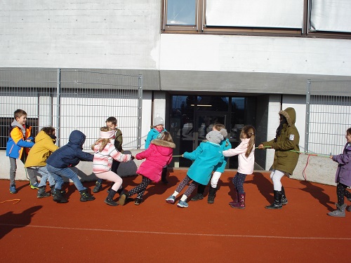 Kinder am Mittagstisch