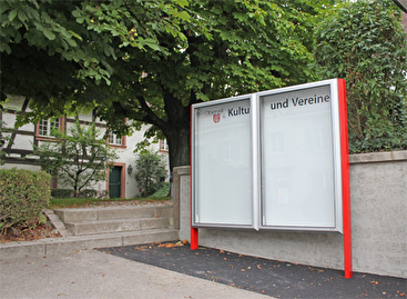 Neue Plakatwand vor dem Rössli