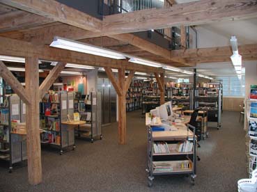 Gemeindebibliothek von innen
