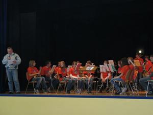 Le Maire remercie les jeunes musiciens