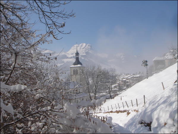 Paysage magique du clocher de l'Eglise réalisé le 7 mars à 11H00.